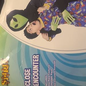 Spirit halloween "close encounter" alien costume size child